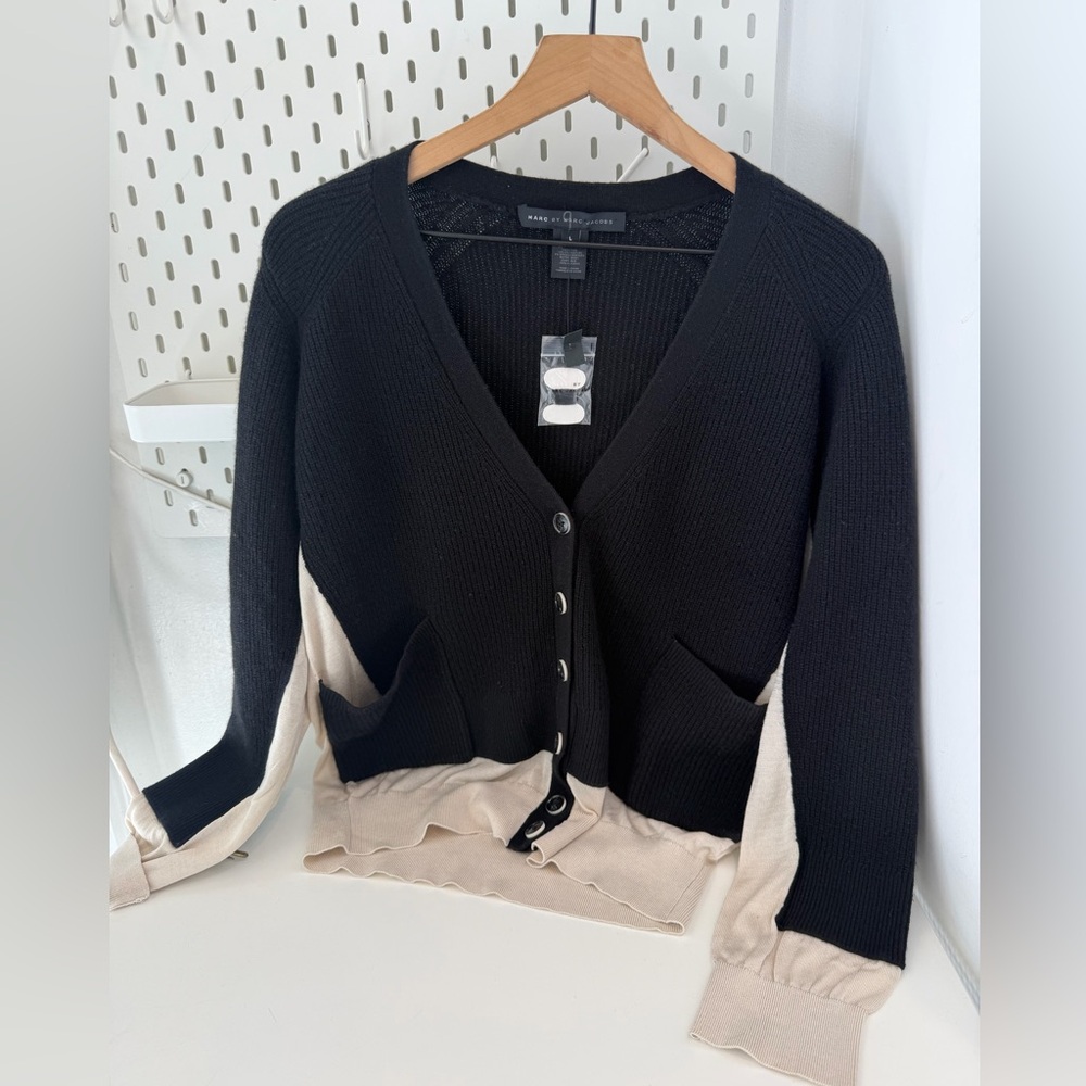 Marc Jacobs Black and Cream Women's Sweater